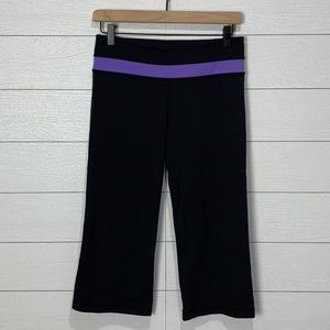 ❤️HP❤️ Lululemon Black Yoga Capris Size 6